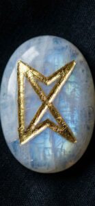 恋愛成就、恋の願いを叶えるバインドルーンの待ち受け画像