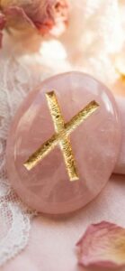 恋人同士を仲良く、恋愛運アップの待ち受け画像「ローズクォーツとルーン文字ギョーフ」