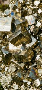 金運、財運、仕事運が上がるカルコパイライトの待ち受け壁紙無料