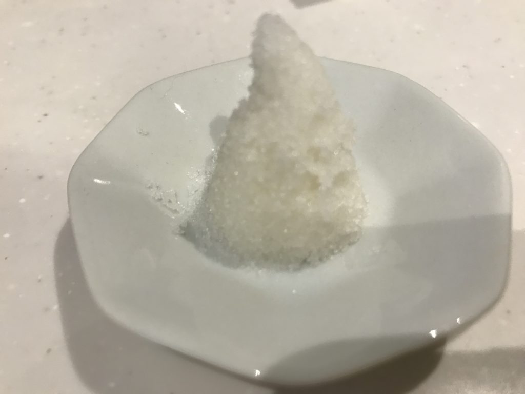 セリアの盛り塩の陶器