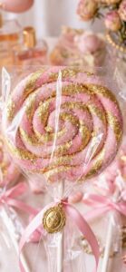 渦巻きで引き寄せるキャンディの待ち受け背景画像