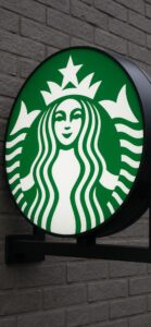1. スタバのロゴ・カップのアップ 