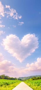 ハート型の雲を見つけて、待ち受けにすると恋が叶う 